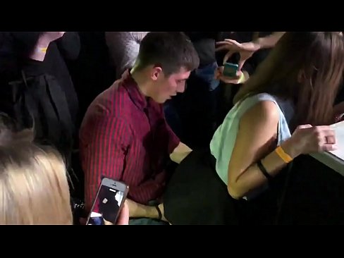 ❤️ Sexe real en una discoteca russa. Noia russa de 18 anys a l'anus i la vagina follada en una discoteca Putes al porno ca.pornolemon.ru ﹏